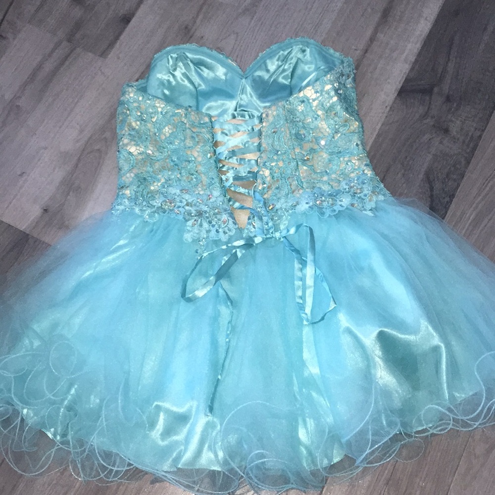 Prom dress - Picture 4 of 8